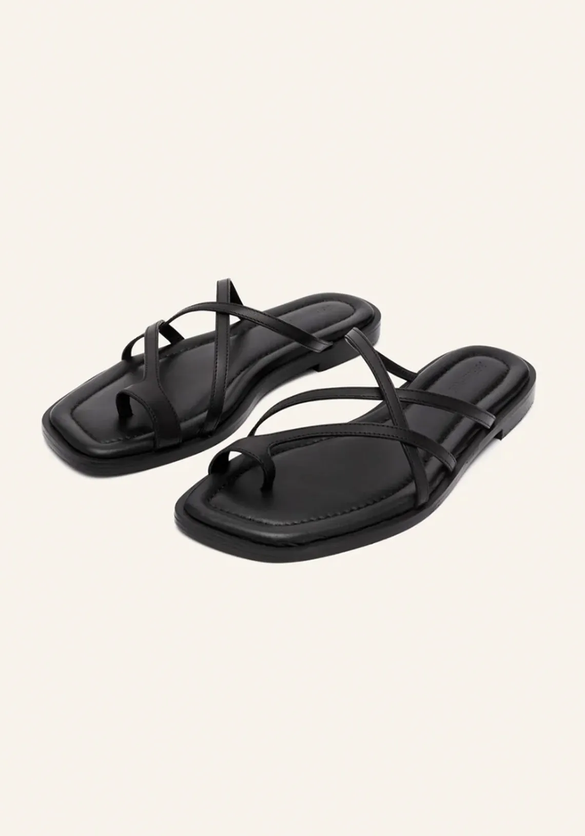 AVERY SANDAL BLACK