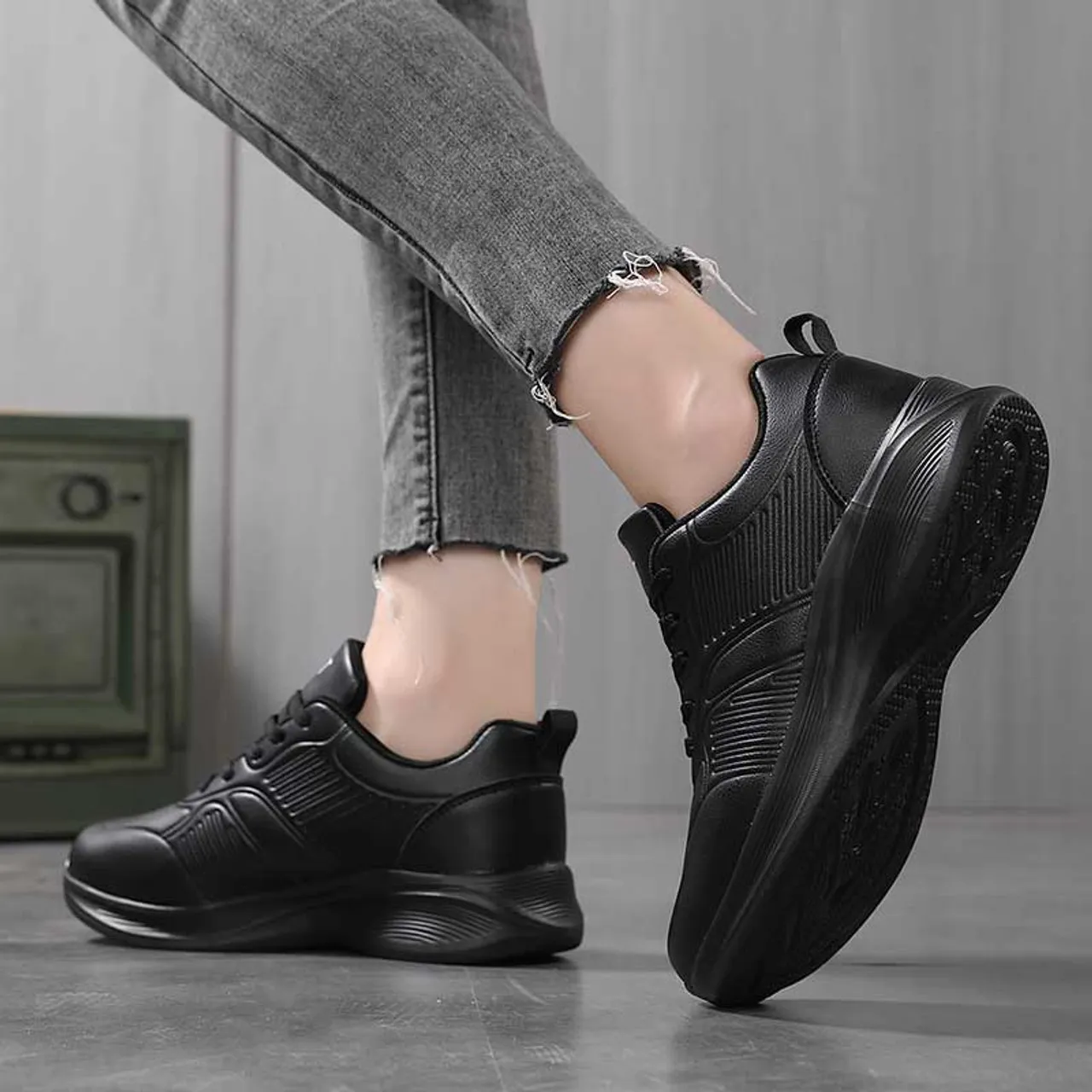 Black stripe accents casual shoe sneaker