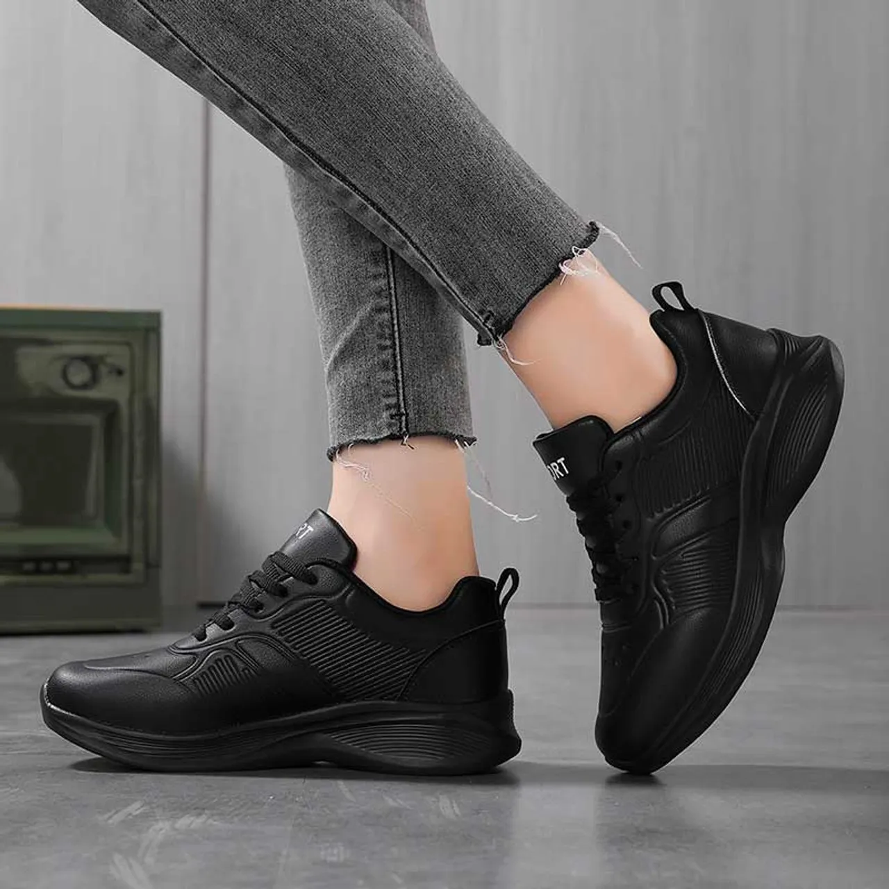 Black stripe accents casual shoe sneaker