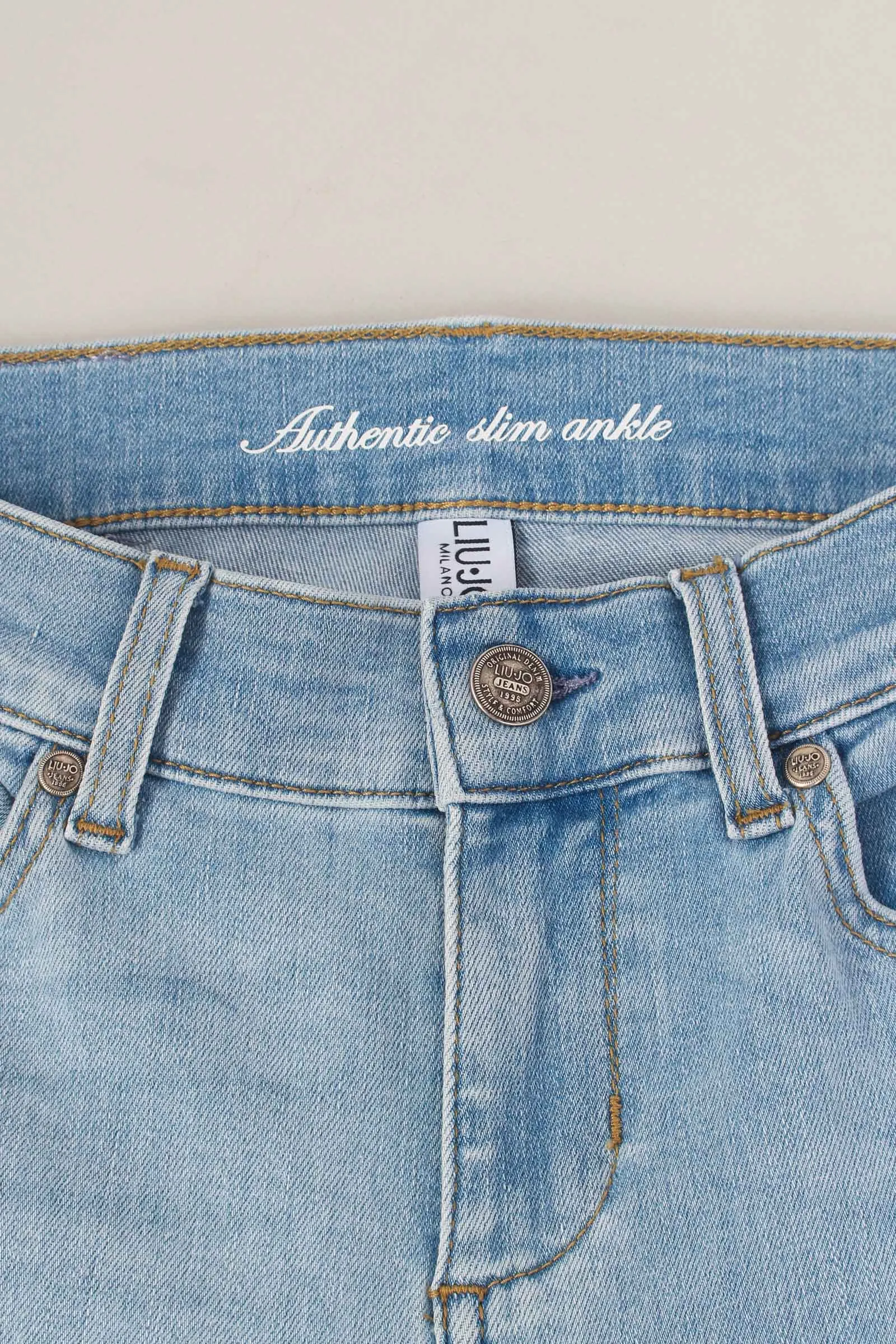 Jeans Authentic Crpped Denim Chiaro